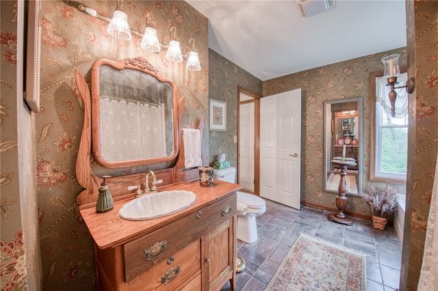 64 Shuster Rd, West Deer, PA 15044
