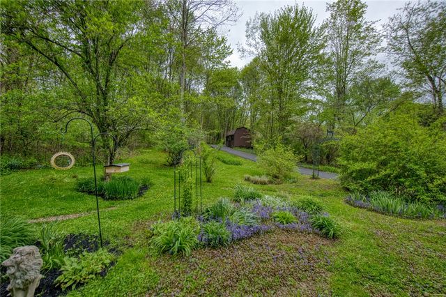 64 Shuster Rd, West Deer, PA 15044