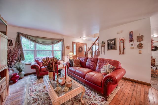 64 Shuster Rd, West Deer, PA 15044