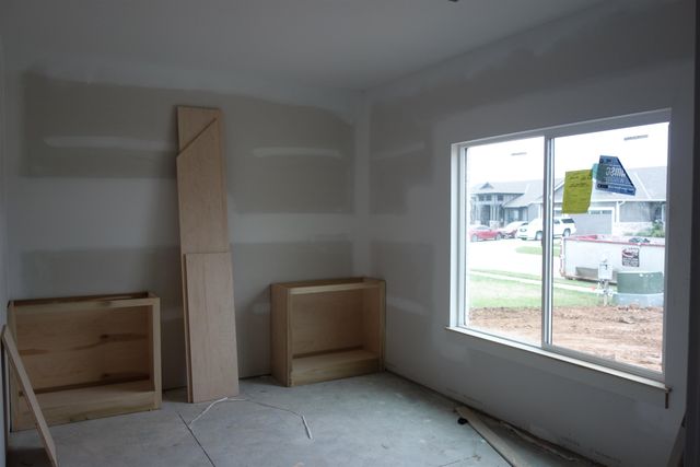 1506 N Emerald Valley Dr, Mulvane, KS 67110