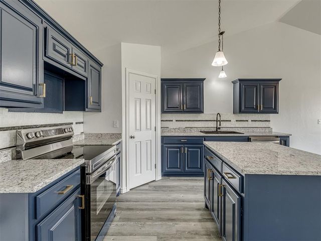 6151 Wooster St, Norman, OK 73071
