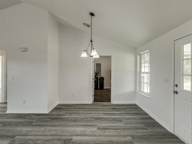 6151 Wooster St, Norman, OK 73071