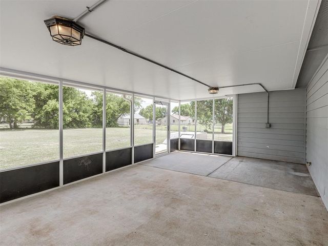 6151 Wooster St, Norman, OK 73071