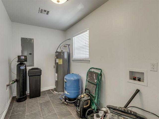 6151 Wooster St, Norman, OK 73071