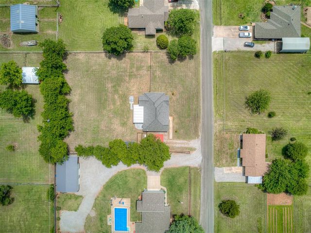 6151 Wooster St, Norman, OK 73071