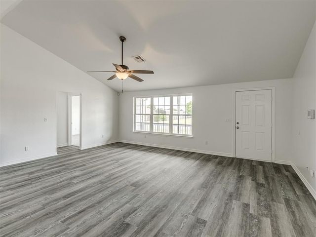 6151 Wooster St, Norman, OK 73071