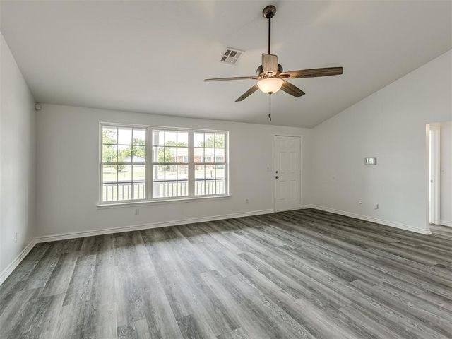 6151 Wooster St, Norman, OK 73071