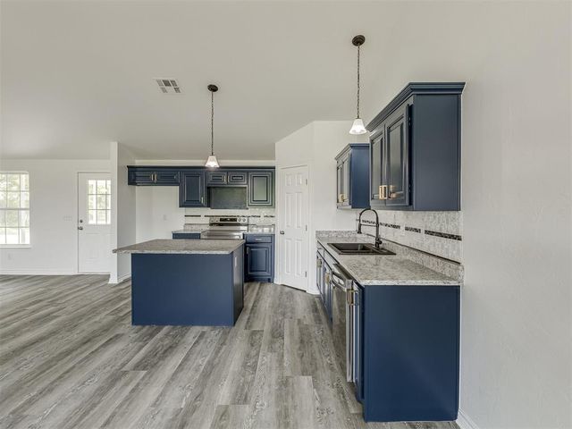 6151 Wooster St, Norman, OK 73071