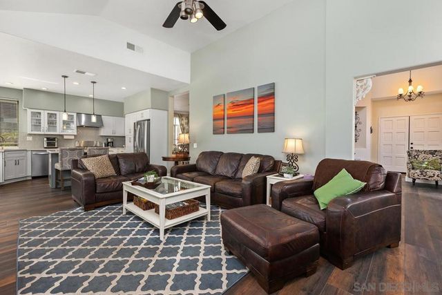 997 Masters Dr, Oceanside, CA 92057