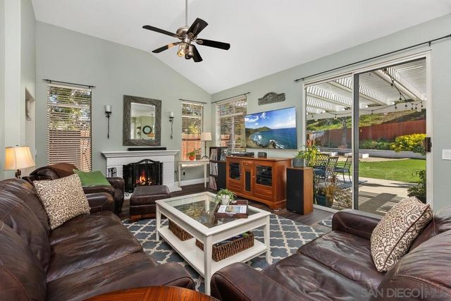 997 Masters Dr, Oceanside, CA 92057