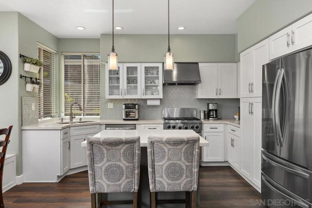 997 Masters Dr, Oceanside, CA 92057