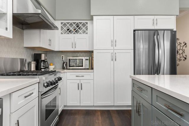 997 Masters Dr, Oceanside, CA 92057