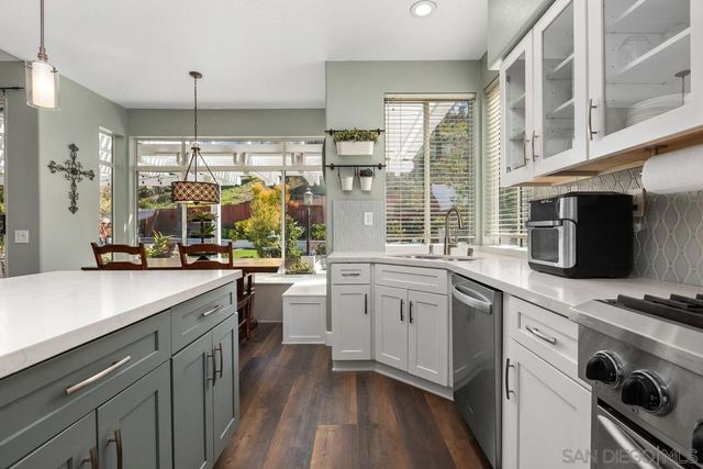 997 Masters Dr, Oceanside, CA 92057