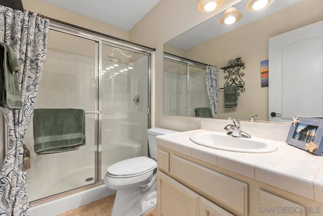 997 Masters Dr, Oceanside, CA 92057