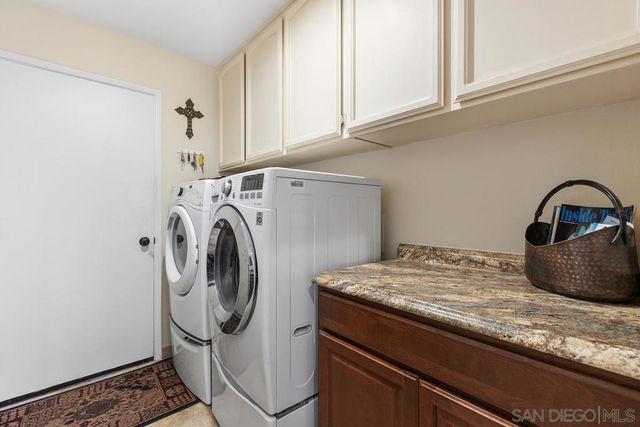 997 Masters Dr, Oceanside, CA 92057