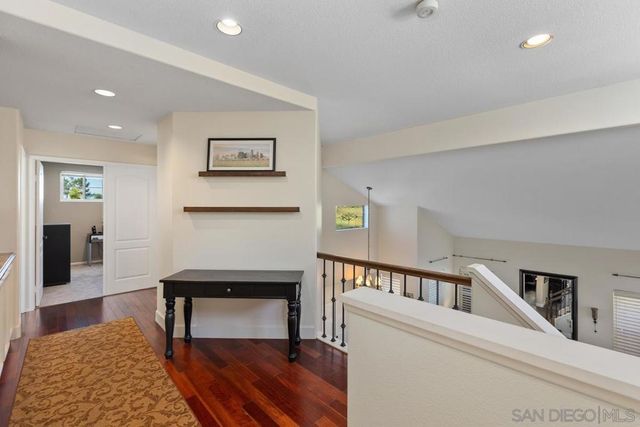 997 Masters Dr, Oceanside, CA 92057