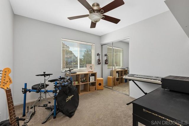 997 Masters Dr, Oceanside, CA 92057