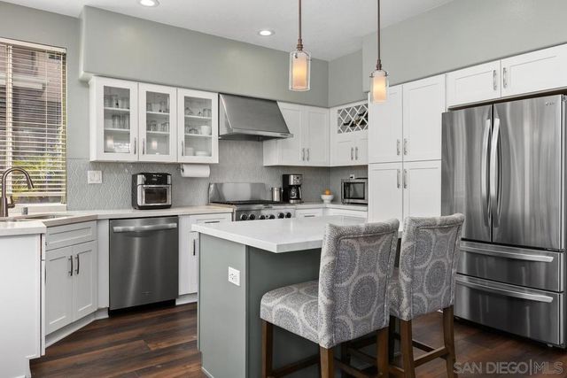 997 Masters Dr, Oceanside, CA 92057