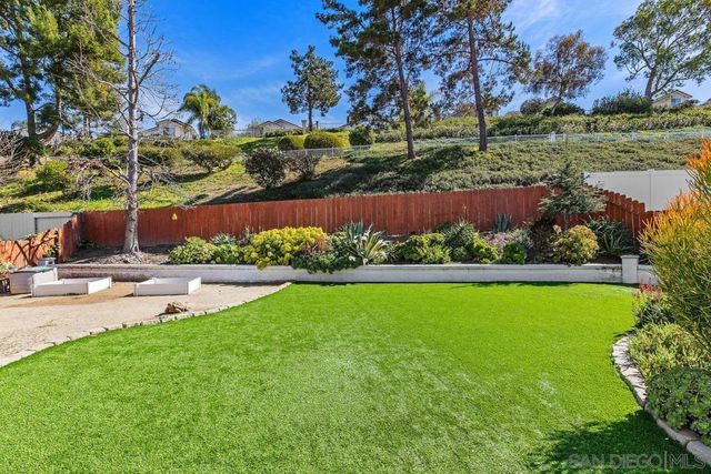 997 Masters Dr, Oceanside, CA 92057