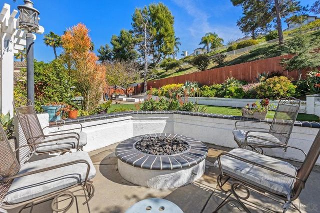 997 Masters Dr, Oceanside, CA 92057