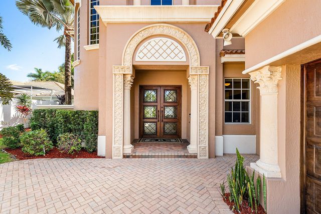 8042 Laurel Ridge Court, Delray Beach, FL 33446