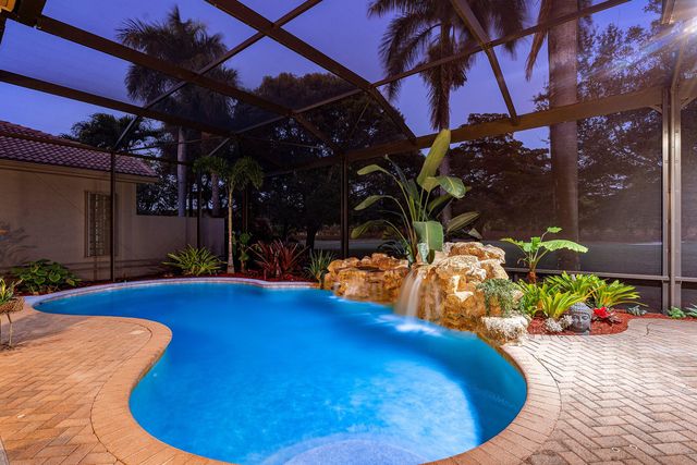 8042 Laurel Ridge Court, Delray Beach, FL 33446