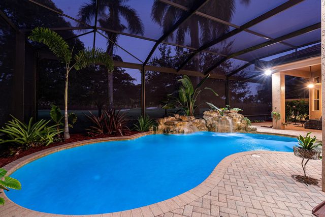 8042 Laurel Ridge Court, Delray Beach, FL 33446