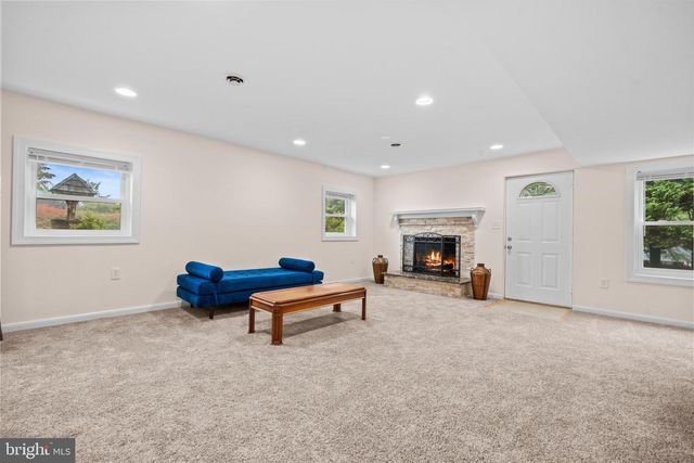 11402 MEADOWLARK DR, Ijamsville, MD 21754