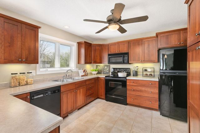3206 SW Woods Court, Ankeny, IA 50023