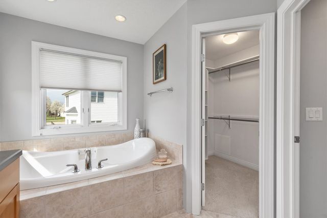 3206 SW Woods Court, Ankeny, IA 50023