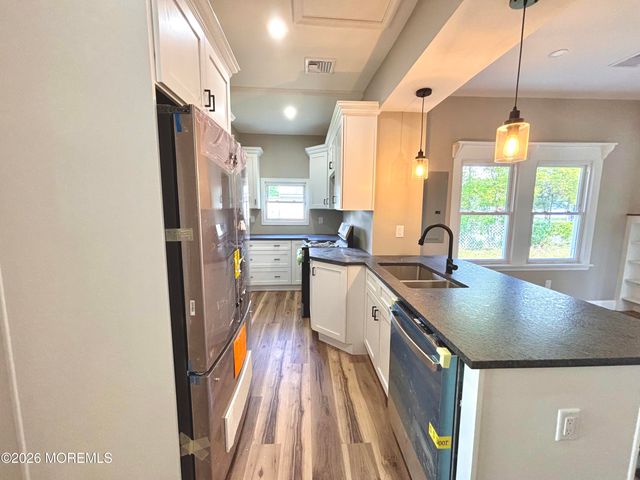 408 Forepeak Avenue, Beachwood, NJ 08722