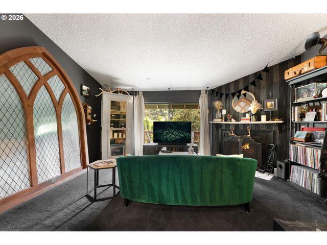 2812 TREE TOP Ln, West Linn, OR 97068
