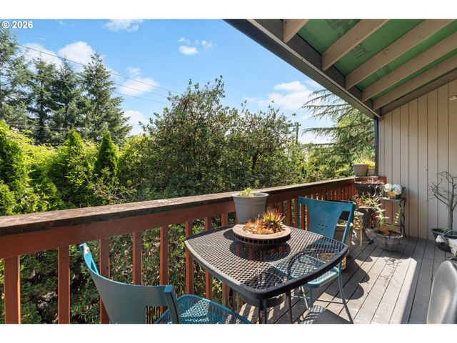 2812 TREE TOP Ln, West Linn, OR 97068