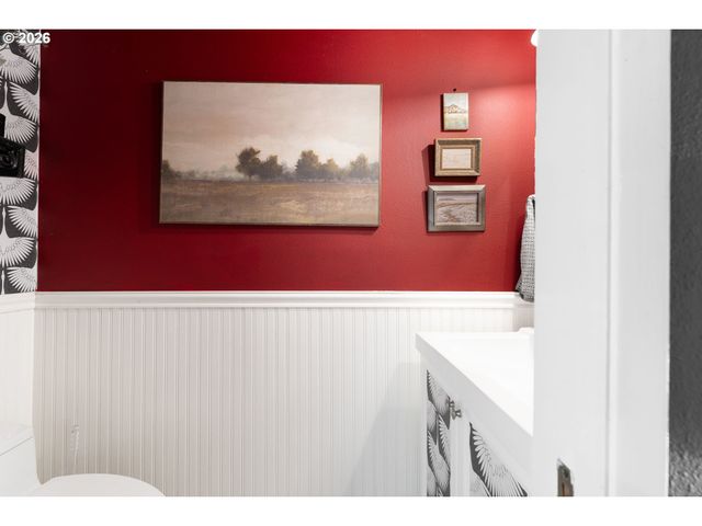 2812 TREE TOP Ln, West Linn, OR 97068