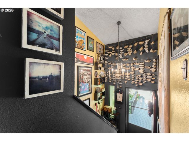 2812 TREE TOP Ln, West Linn, OR 97068