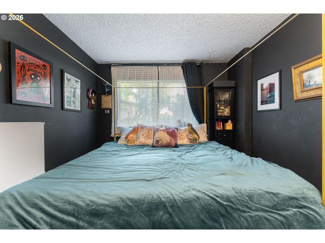 2812 TREE TOP Ln, West Linn, OR 97068
