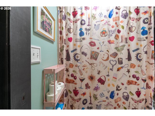 2812 TREE TOP Ln, West Linn, OR 97068