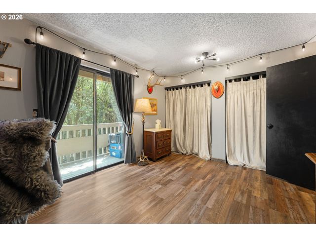 2812 TREE TOP Ln, West Linn, OR 97068