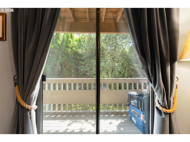 2812 TREE TOP Ln, West Linn, OR 97068