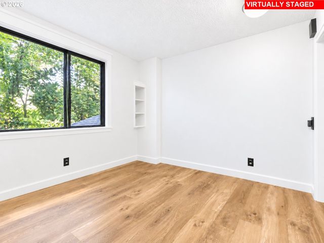 2812 TREE TOP Ln, West Linn, OR 97068