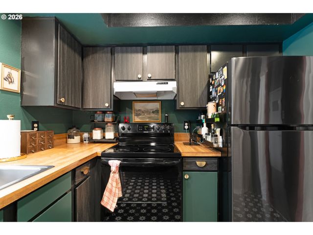 2812 TREE TOP Ln, West Linn, OR 97068