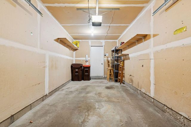 8404 Copperfield Way 101, Inver Grove Heights, MN 55076