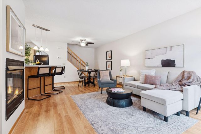 8404 Copperfield Way 101, Inver Grove Heights, MN 55076