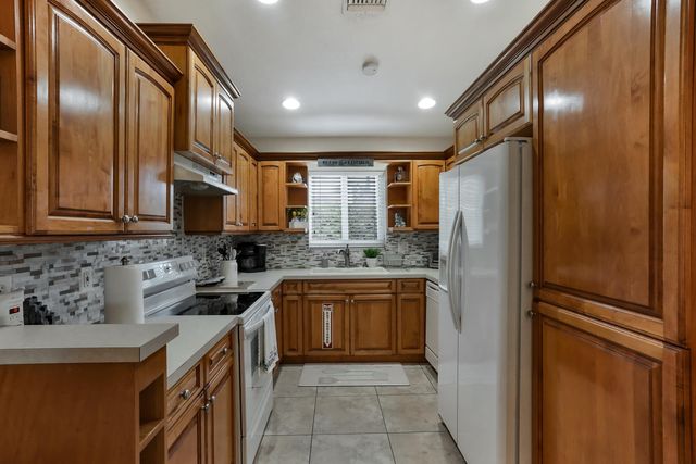 3021 NW 21st Court, Fort Lauderdale, FL 33311