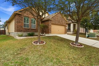 5811 Quiet Glen Dr, San Antonio, TX 78240