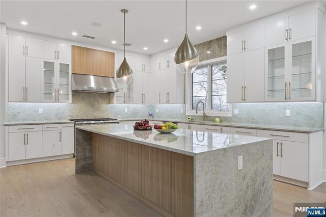 311 Farview Avenue, Paramus, NJ 07652