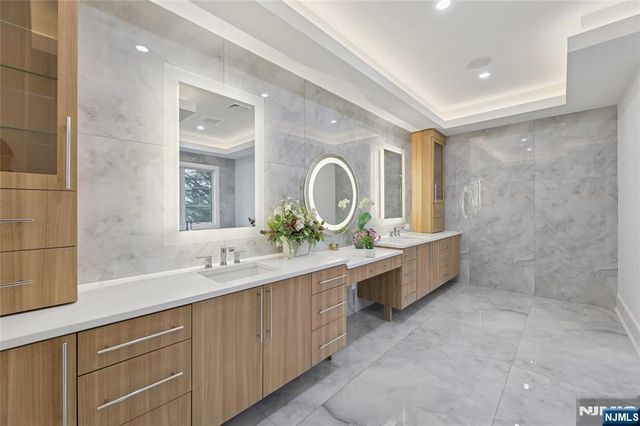 311 Farview Avenue, Paramus, NJ 07652