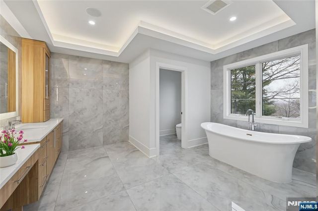 311 Farview Avenue, Paramus, NJ 07652