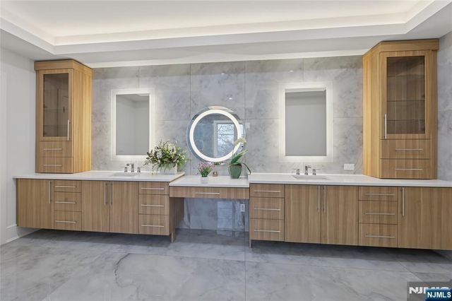 311 Farview Avenue, Paramus, NJ 07652