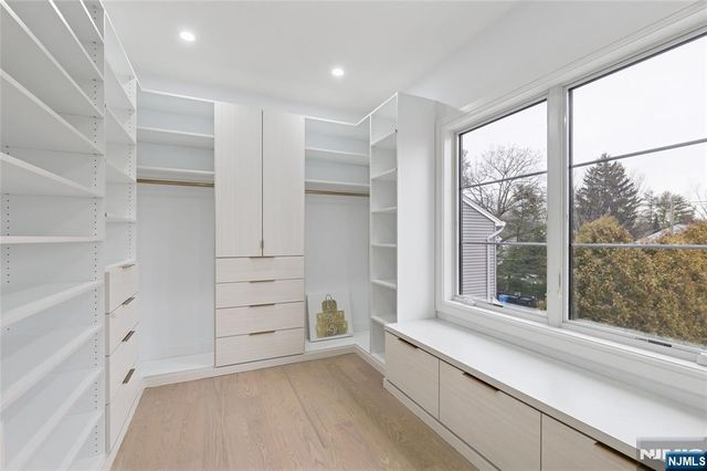 311 Farview Avenue, Paramus, NJ 07652